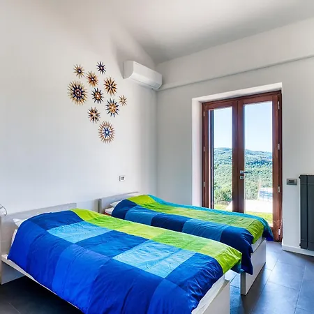 - Casale De' Conti Villa
